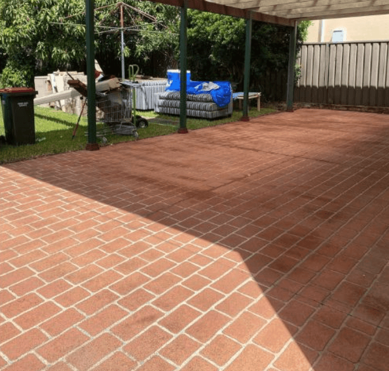 High-Pressure Driveway & Paving Cleaning — work photo 2