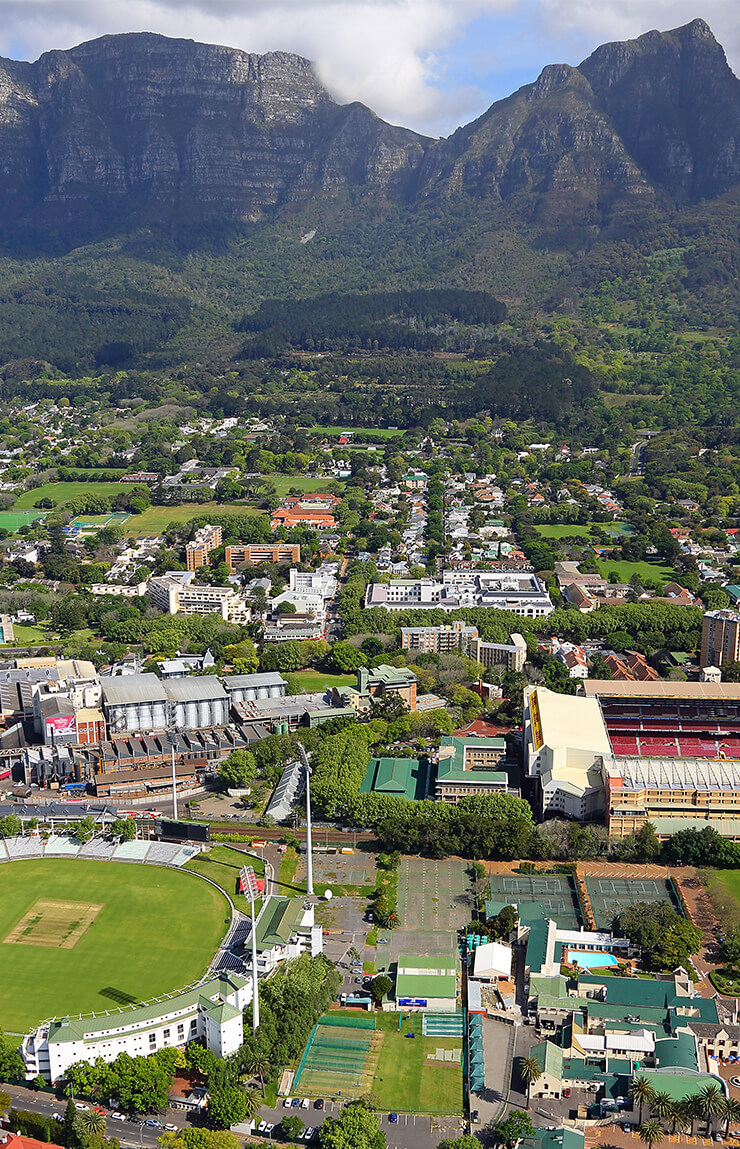 Southern Suburbs – leafy Constantia valley with vineyard views